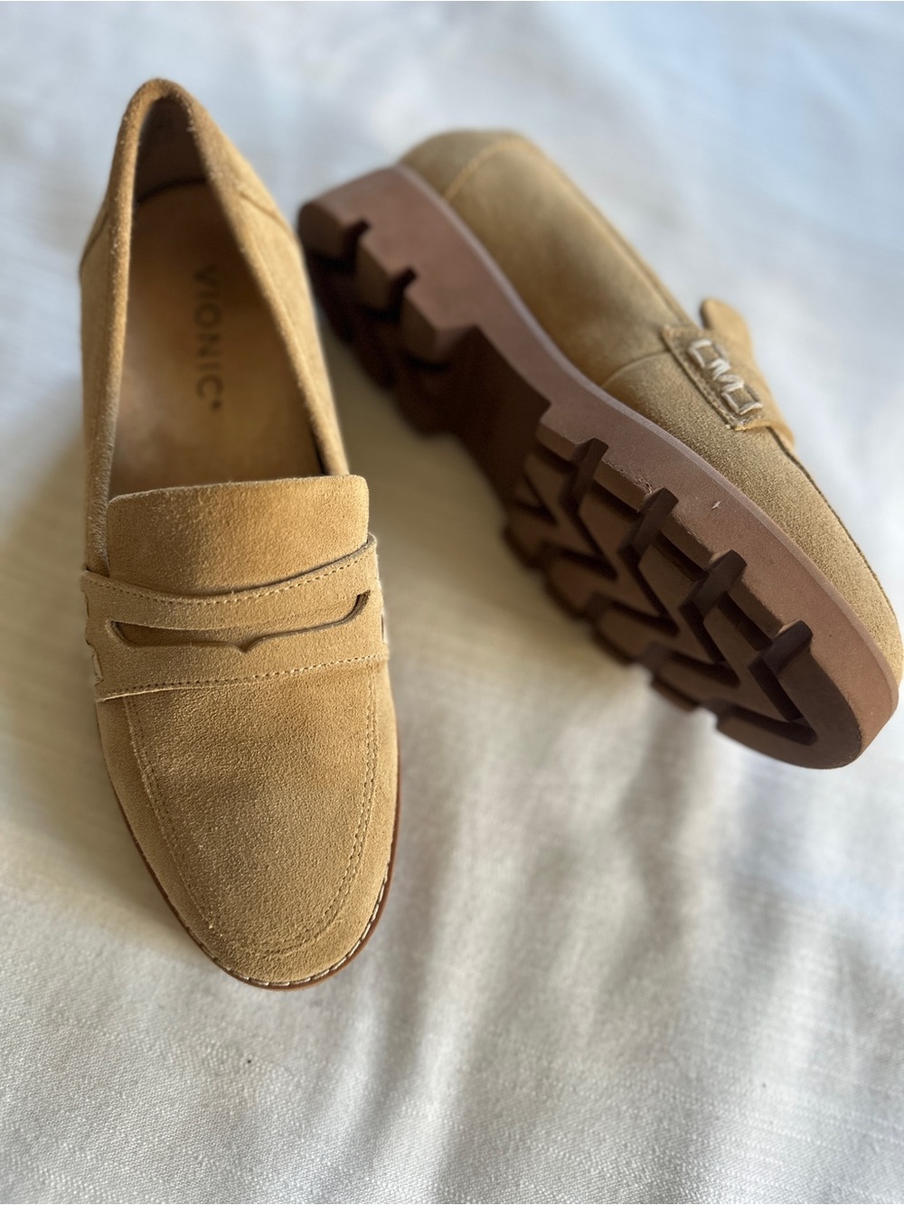 Vionic Cheryl II Suede Penny Loafers in Sand Beige | 5 NWOB